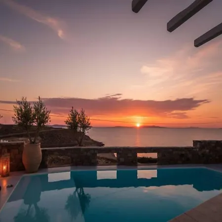 Mykonos For 8 With Pool Villa